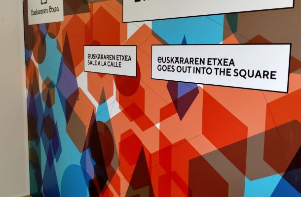 La exposición itinerante “Euskararen Etxea, plazara” llega a la Escuela Universitaria de Magisterio BAM